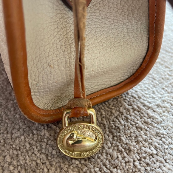 Authentic Genuine Leather Dooney & Bourke Handbag - Picture 3 of 9
